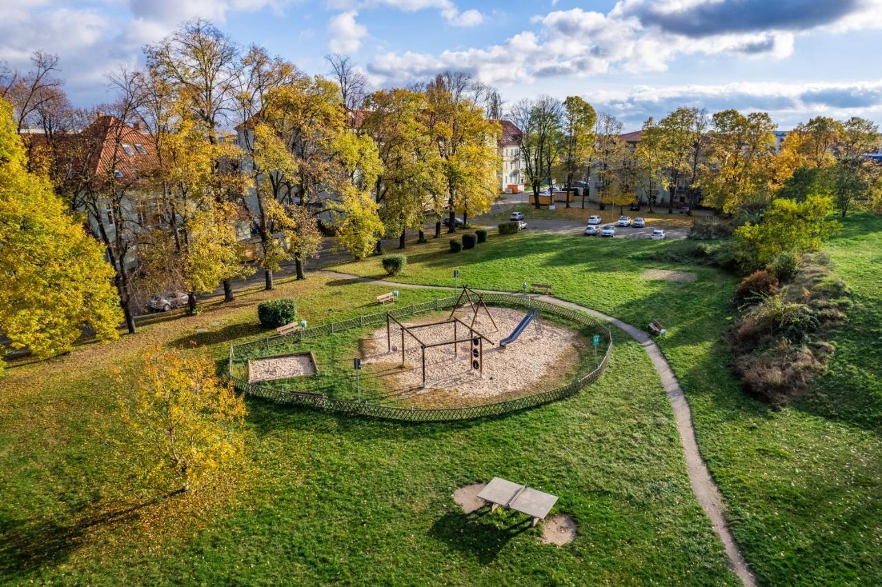 Ruhig - Privatparkplatz - Barrierearm Quiet - Private Car Park - Low Barrier Magdeburg Luaran gambar