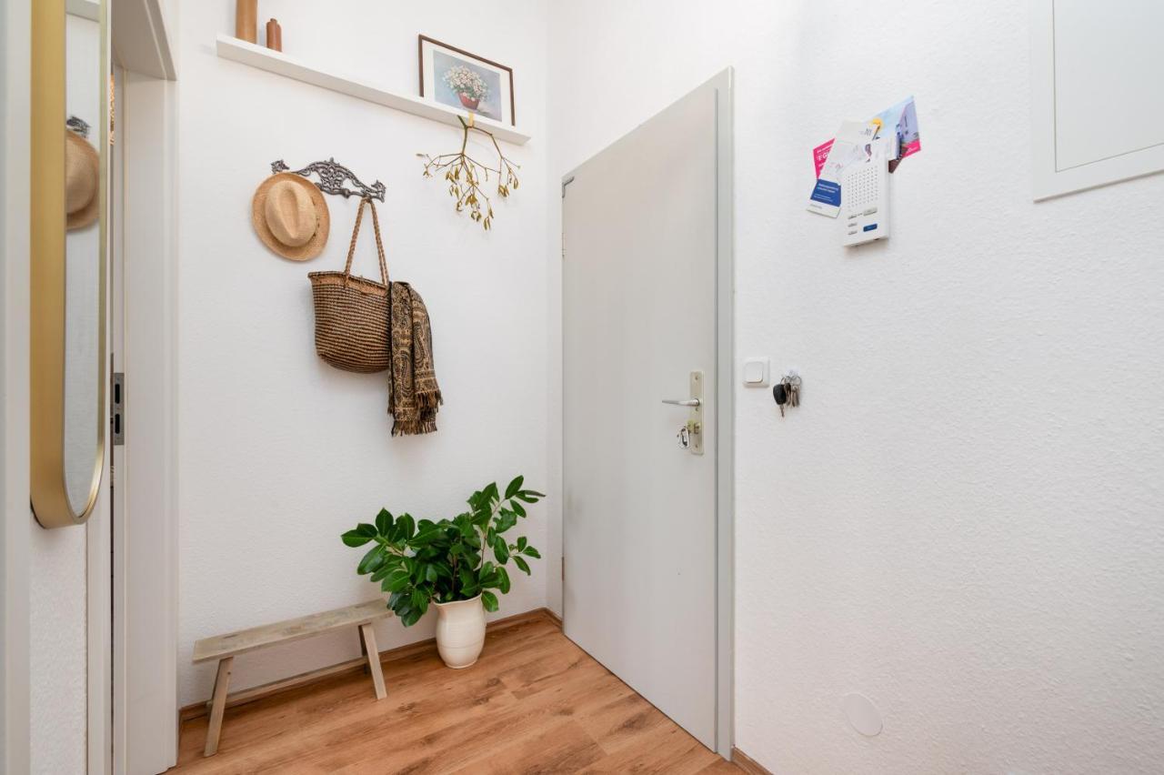 Ruhig - Privatparkplatz - Barrierearm Quiet - Private Car Park - Low Barrier Magdeburg Luaran gambar